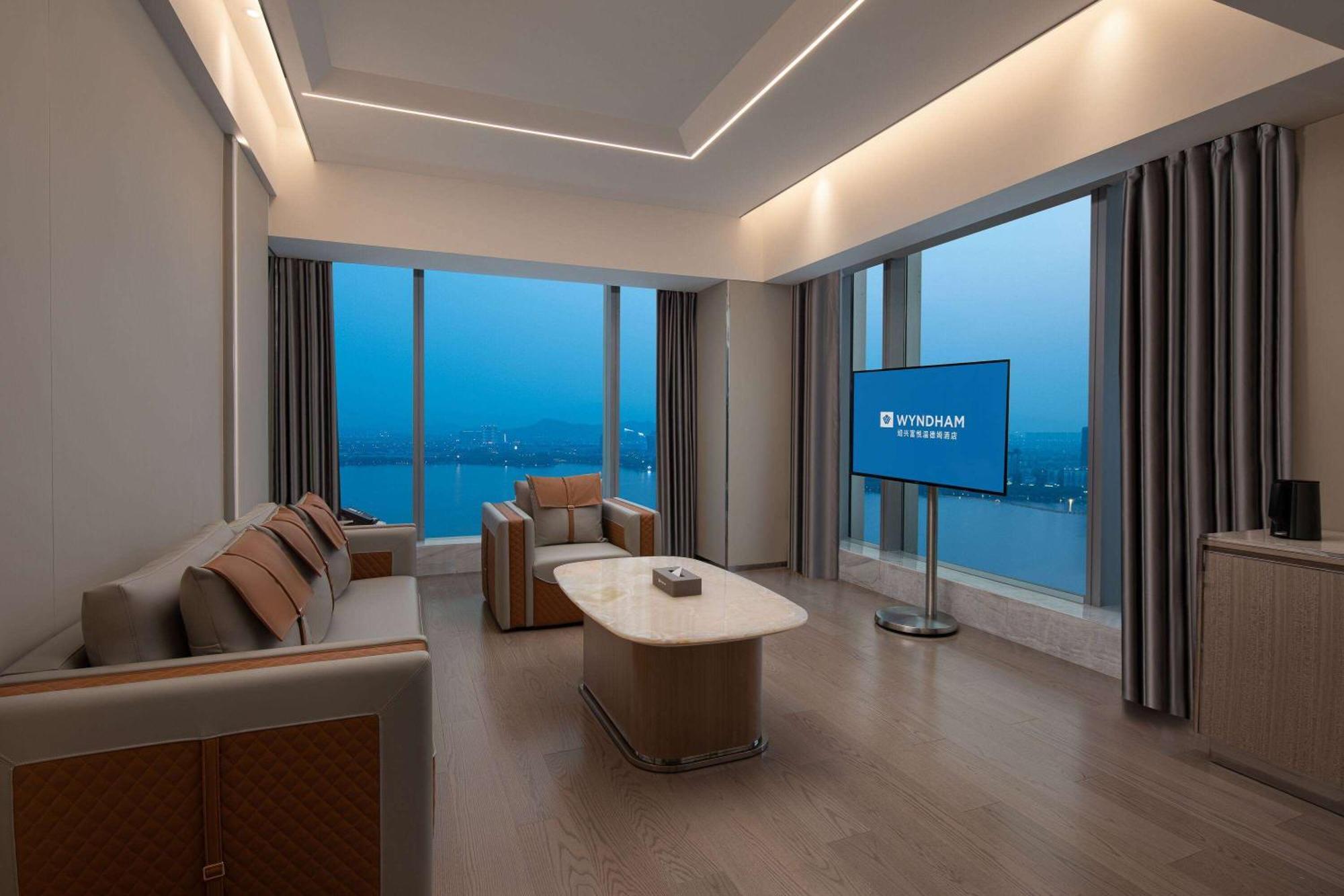 Wyndham Shaoxing Keqiao Hotel Екстериор снимка